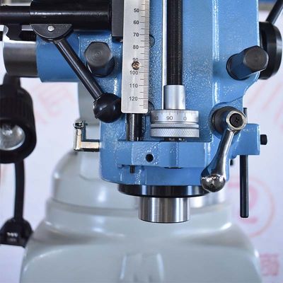 Vertikal 3 Axis Metal Turret Head Milling Machine Untuk Pengerjaan Logam