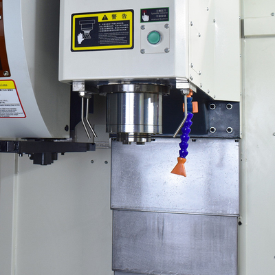 3 Axis Cnc Vertical Machining Center 400KG Kapasitas Beban Maksimum